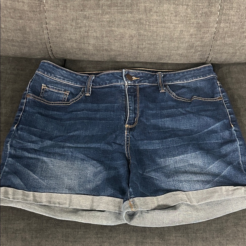 a.n.a Blue Denim Women's Shorts 14